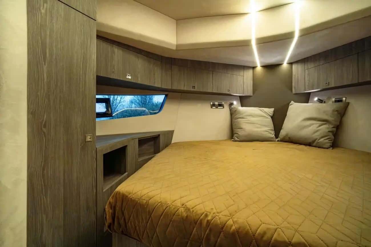 MAXIMA 37 CABIN - miniatura 6