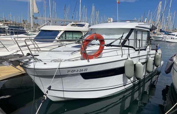 Jenneau Merry Fisher 895