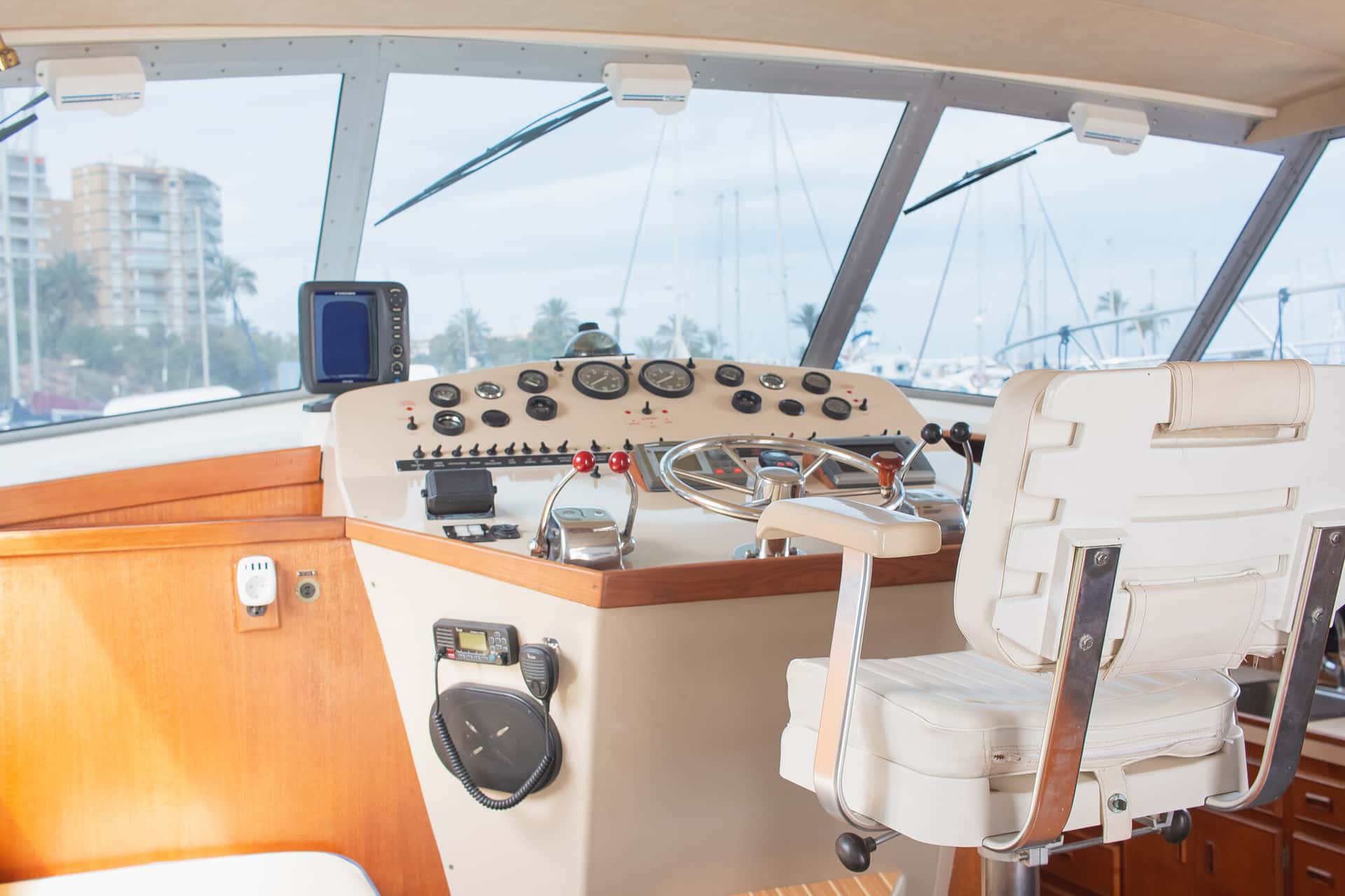 Bertram convertible 46 - miniatura 4