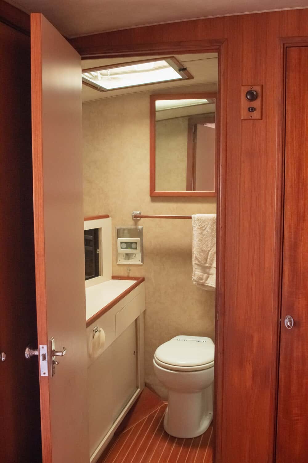 Bertram convertible 46 - miniatura 9