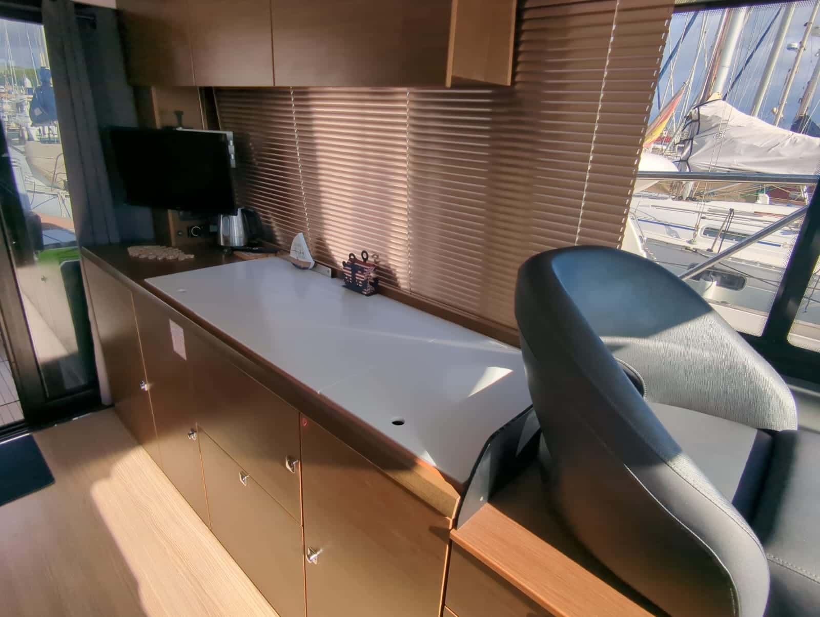 Bavaria R40 Coupe - miniatura 16