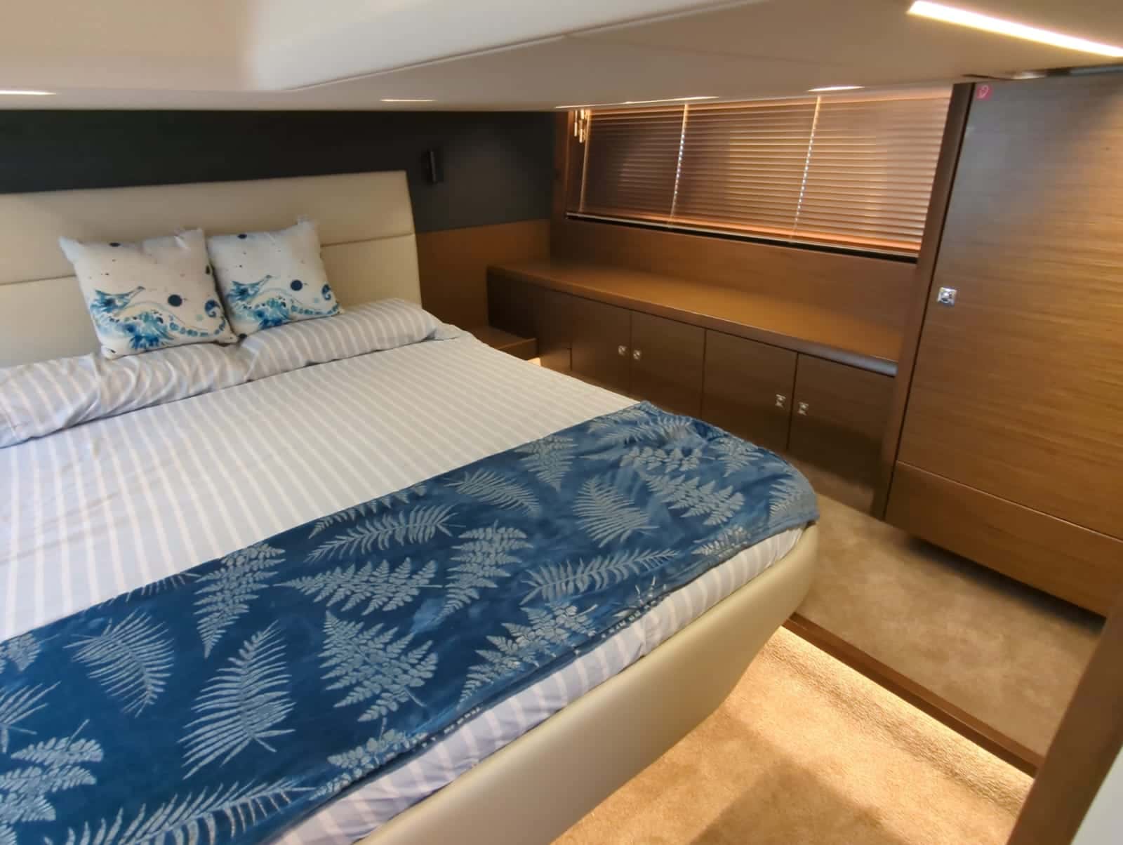 Bavaria R40 Coupe - miniatura 17