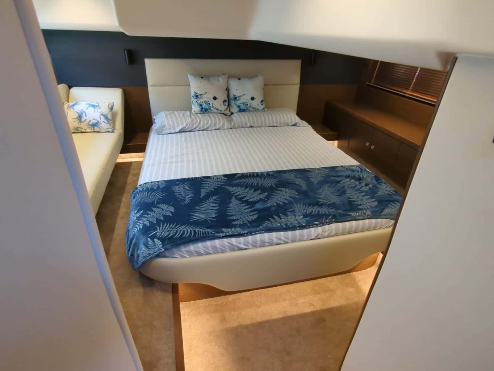 Bavaria R40 Coupe - miniatura 19