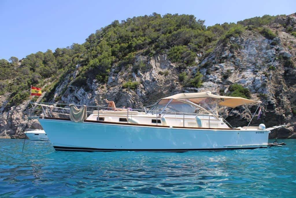 Grand Banks 38 eastbay express 38