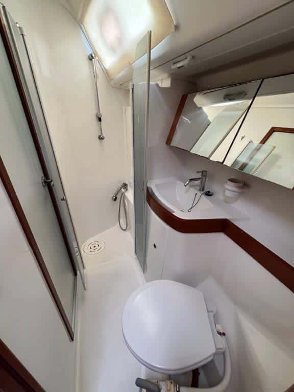 Beneteau Oceanis 43 - miniatura 25