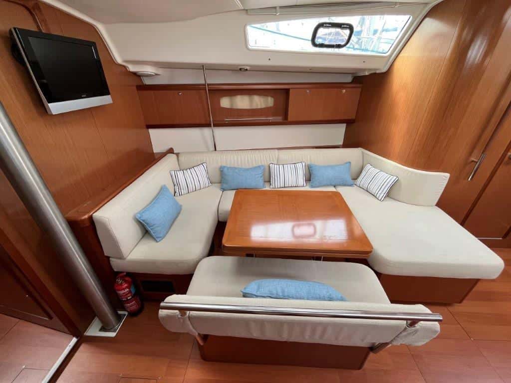 Beneteau Oceanis 43 - miniatura 14