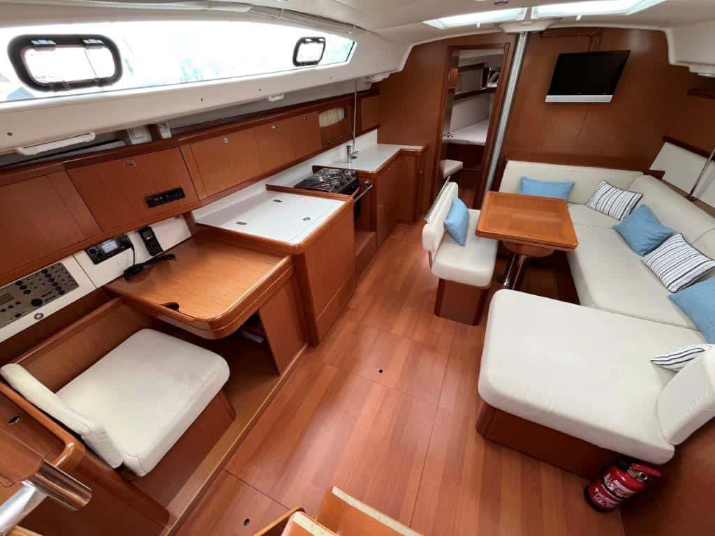 Beneteau Oceanis 43 - miniatura 11