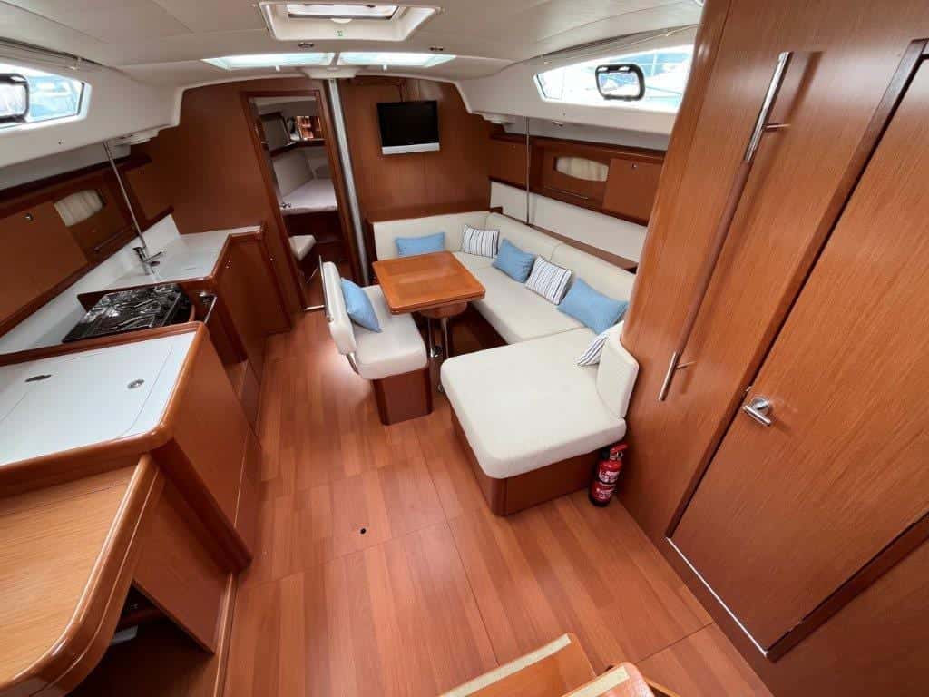 Beneteau Oceanis 43 - miniatura 13