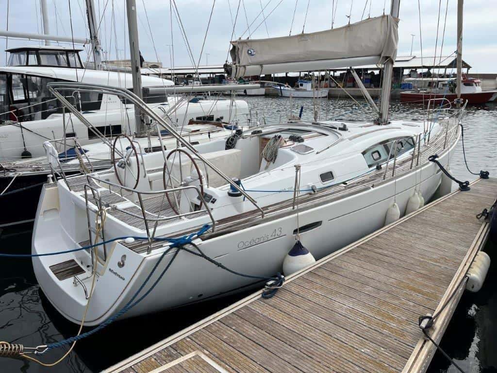Beneteau Oceanis 43