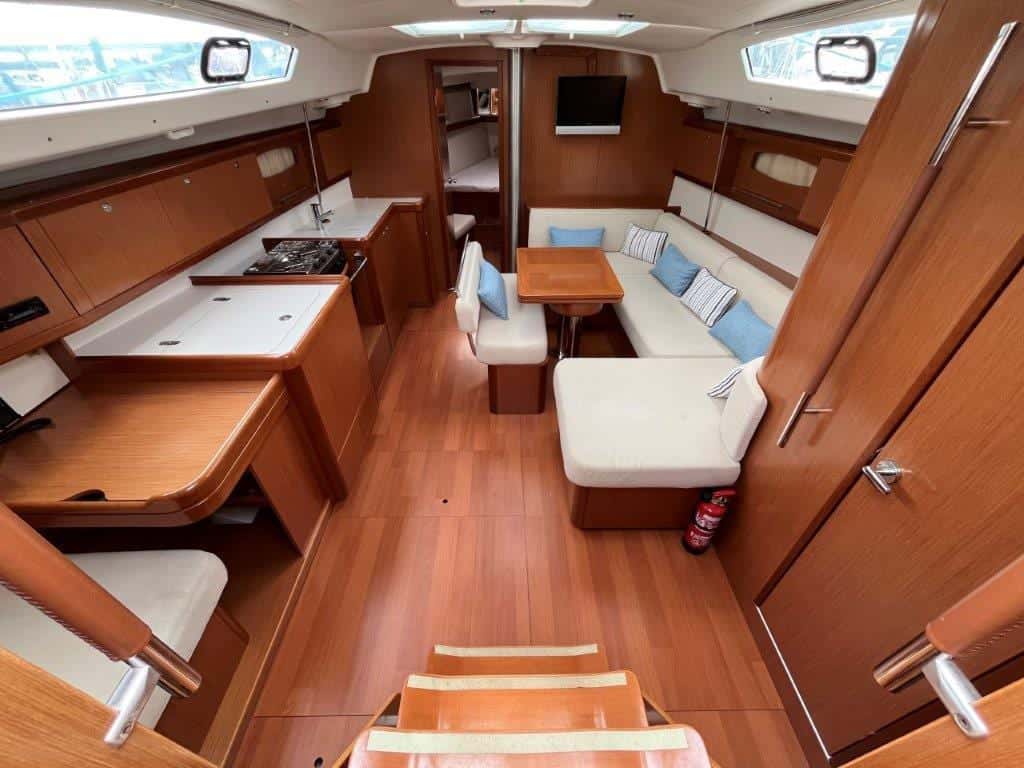 Beneteau Oceanis 43 - miniatura 9