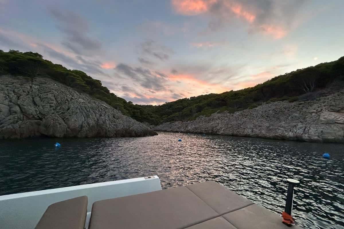 De Antonio Yachts 33cruisers - miniatura 33