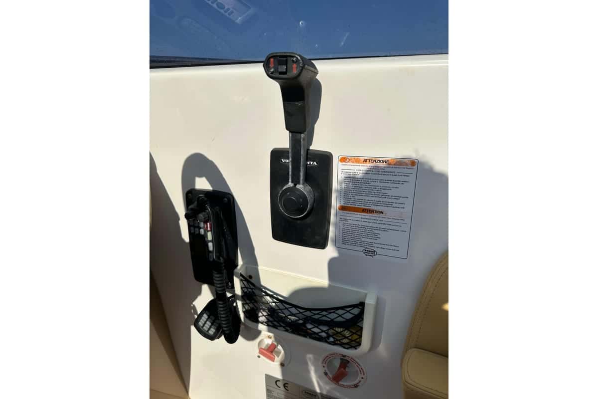 Sessa Marine S26 - miniatura 35