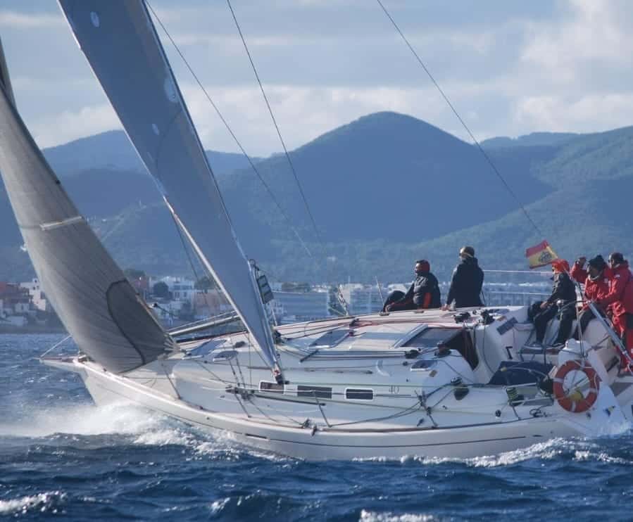 DUFOUR 40 PERFORMANCE - miniatura 2