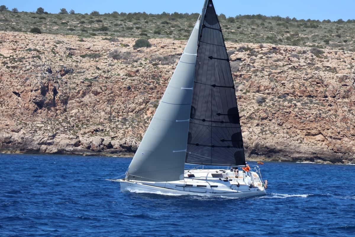 DUFOUR 40 PERFORMANCE - miniatura 4