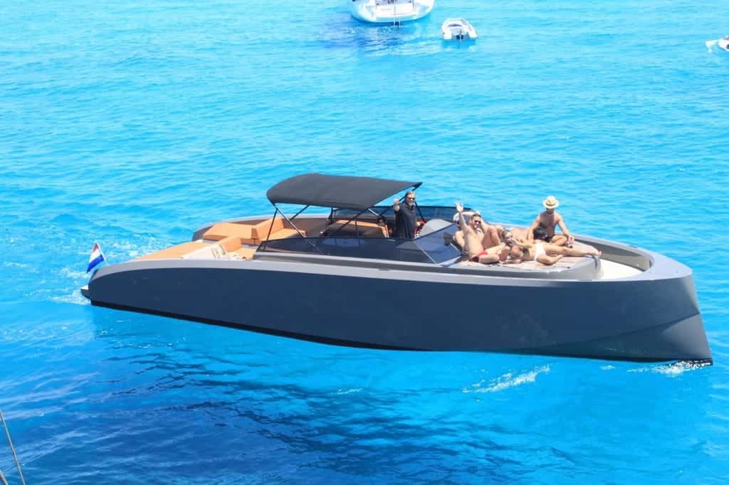 Vanquish Generic MOTORYACHT