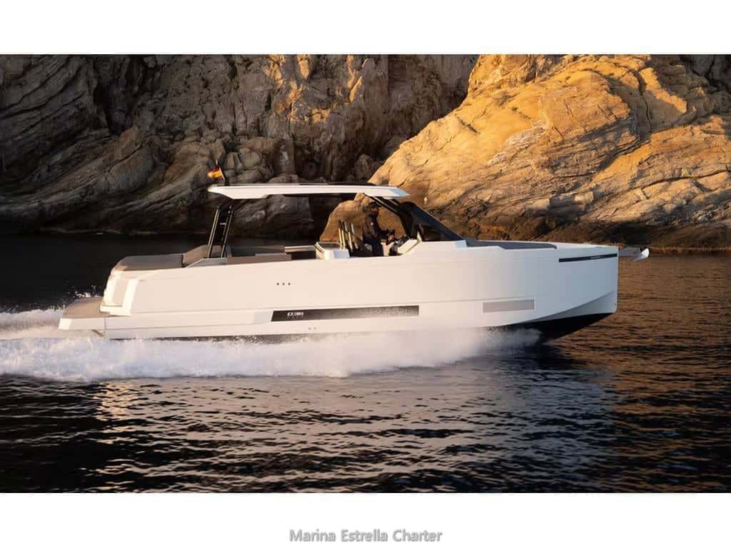 De Antonio Yachts D 36