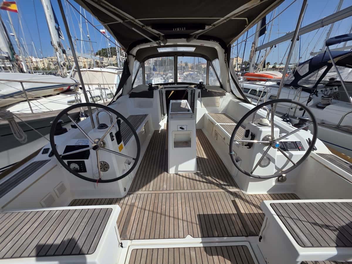 BENETEAU OCEANIS 38 - miniatura 4