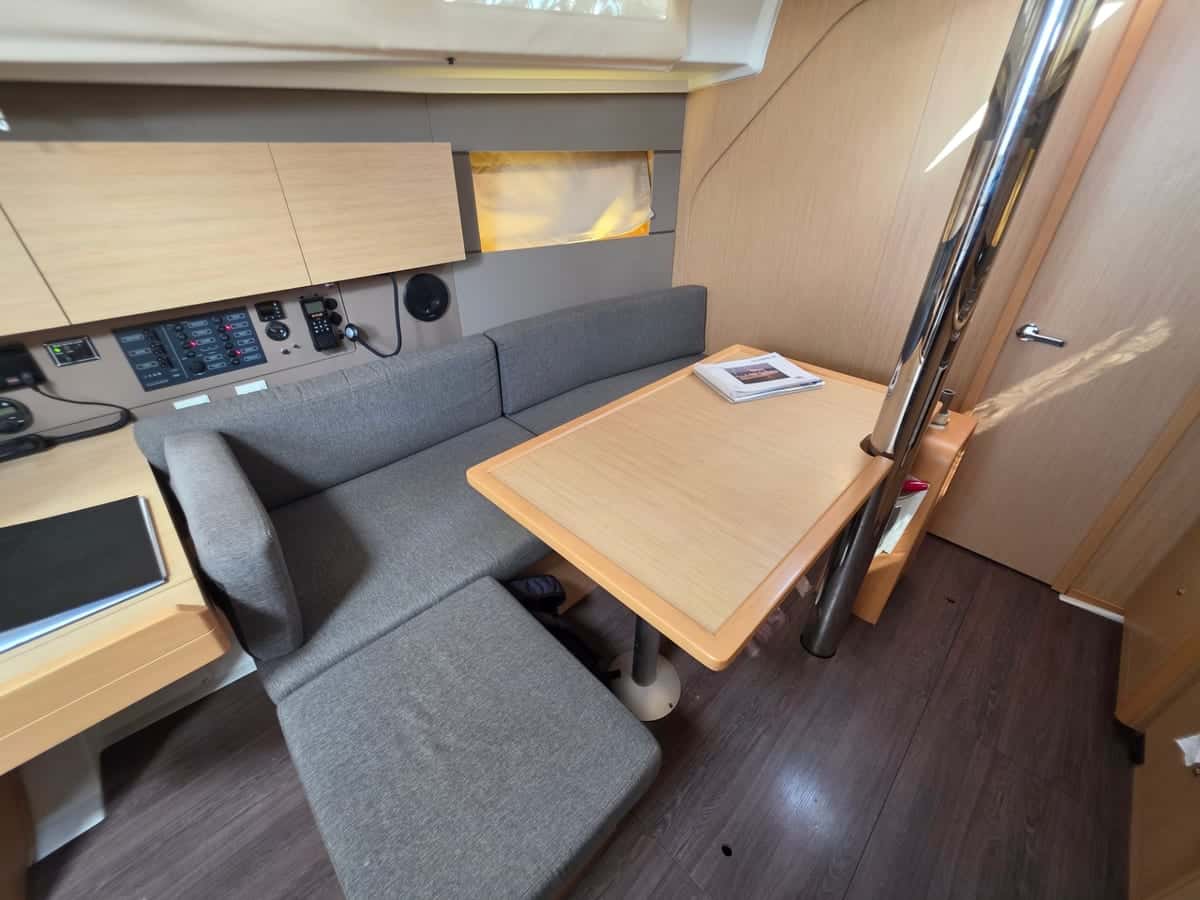 BENETEAU OCEANIS 38 - miniatura 10