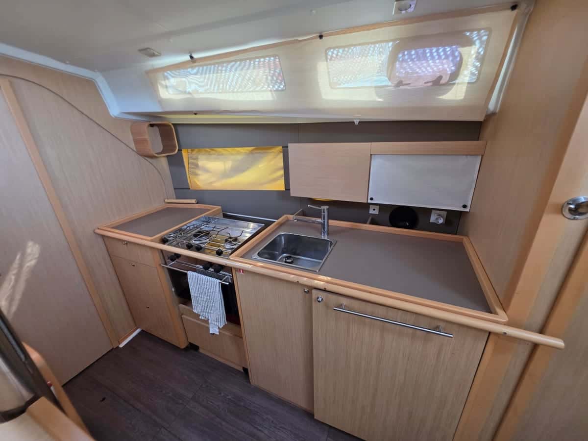 BENETEAU OCEANIS 38 - miniatura 11