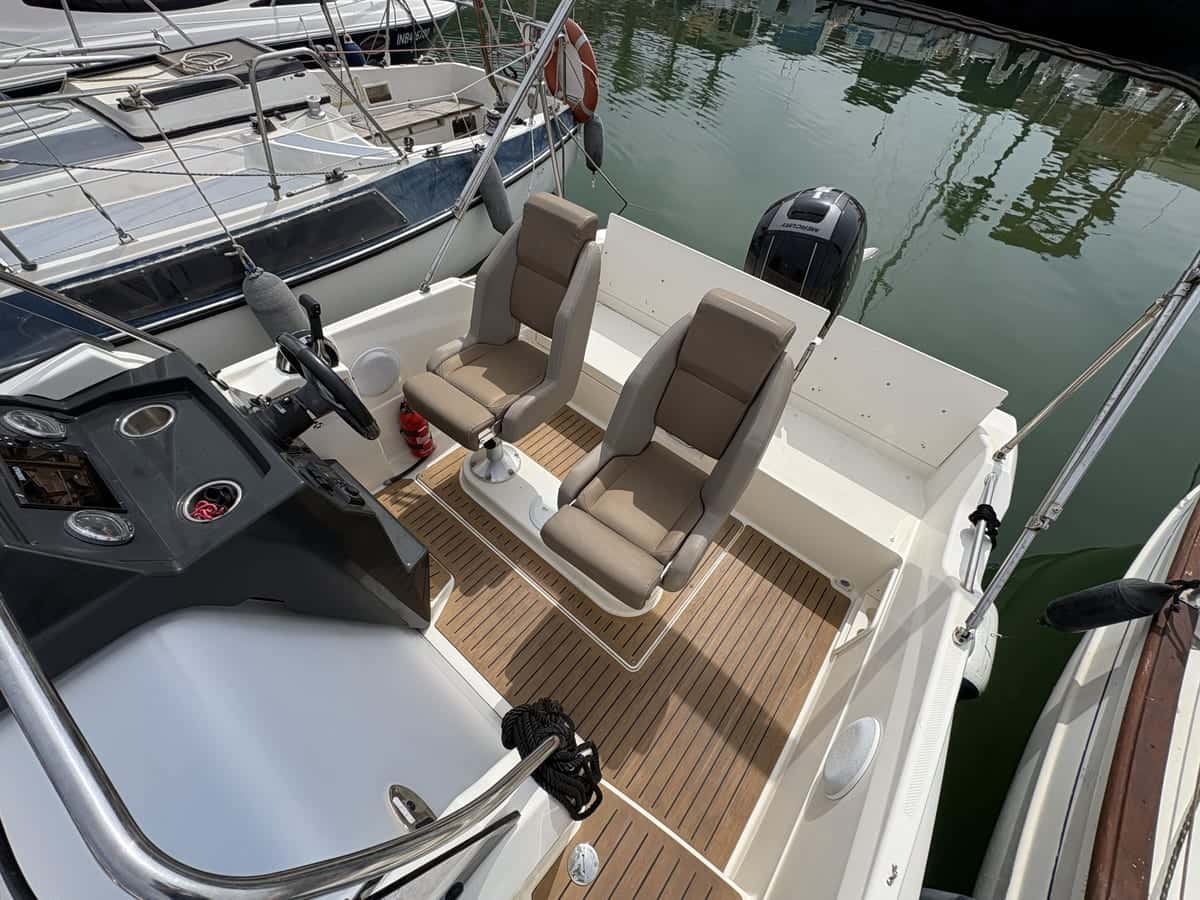 Quicksilver 605 Sundeck - miniatura 5