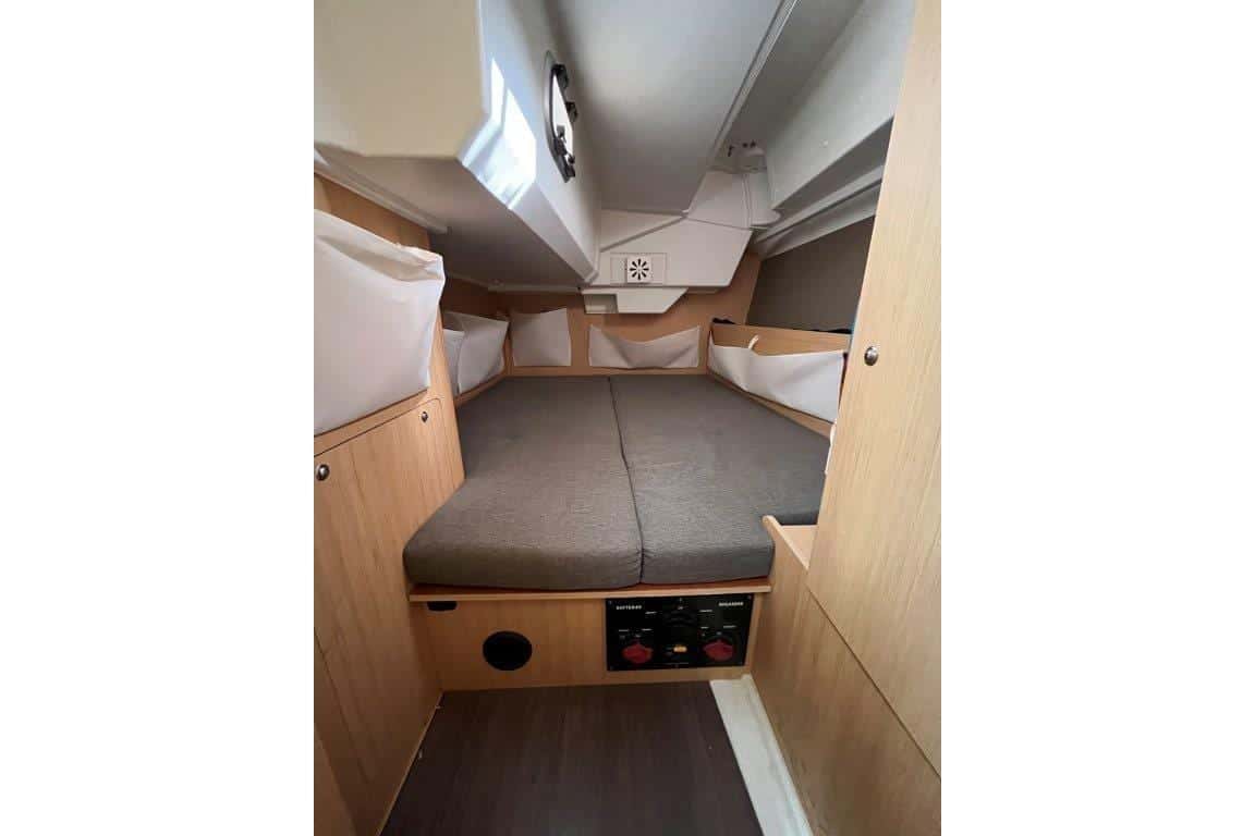 Beneteau Oceanis 38 - miniatura 24