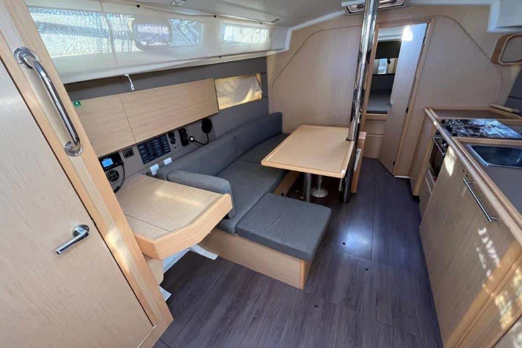 Beneteau Oceanis 38 - miniatura 17