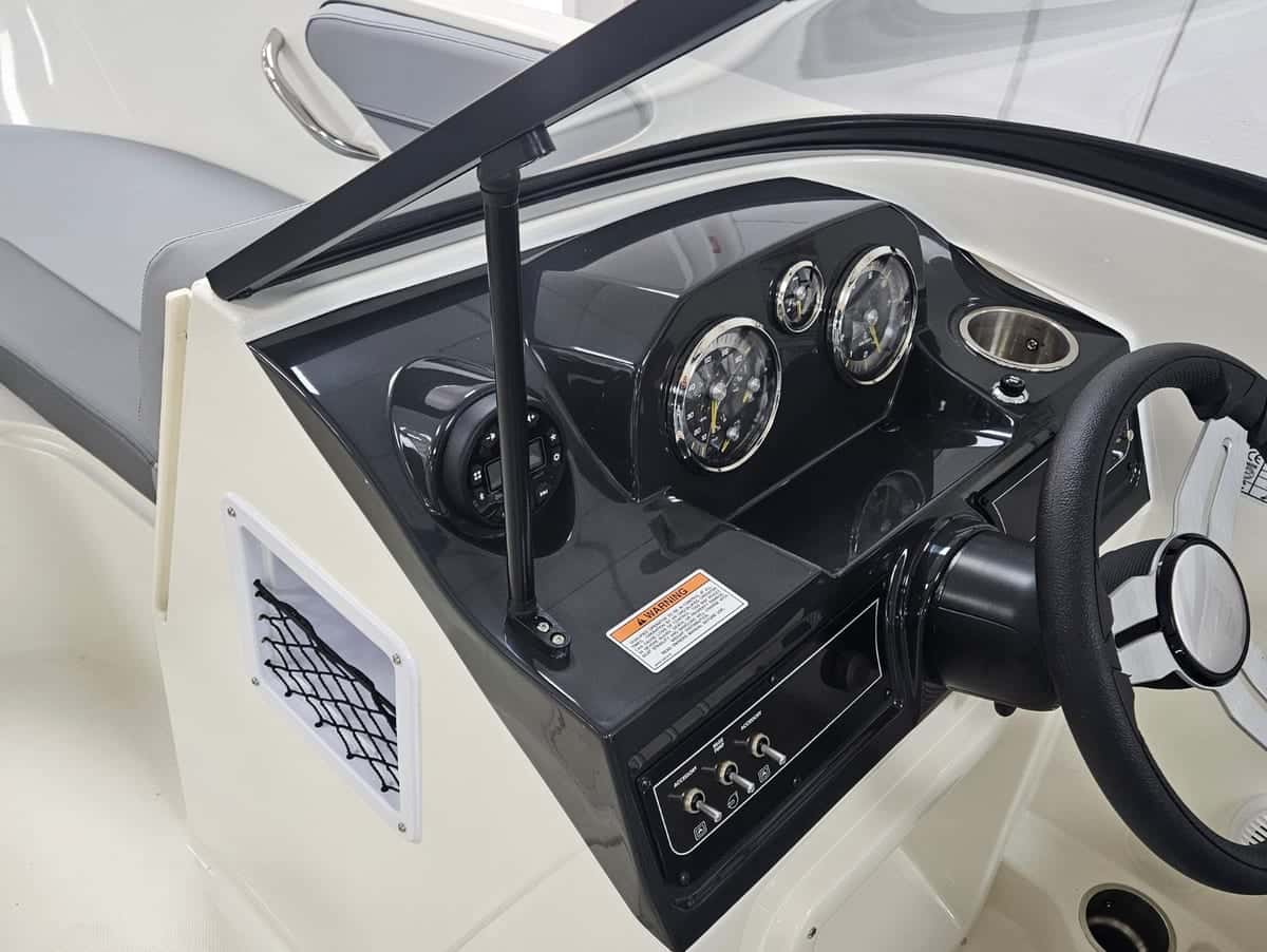 Bayliner VR4 - miniatura 9