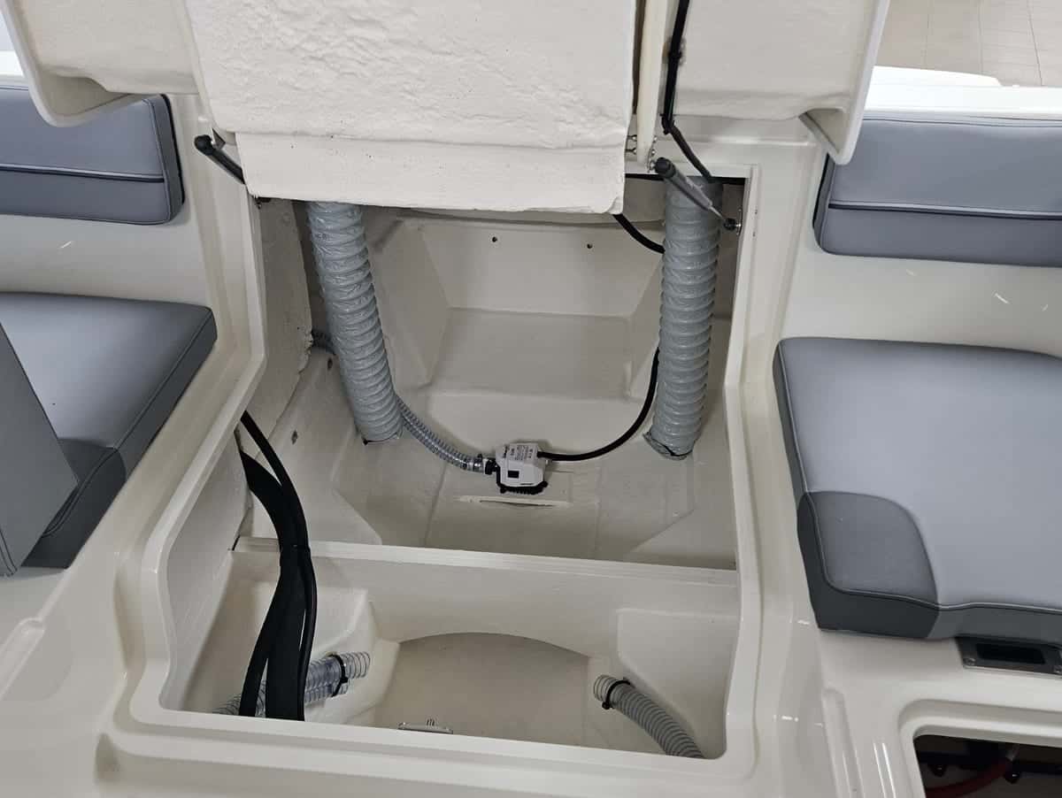 Bayliner VR4 - miniatura 13
