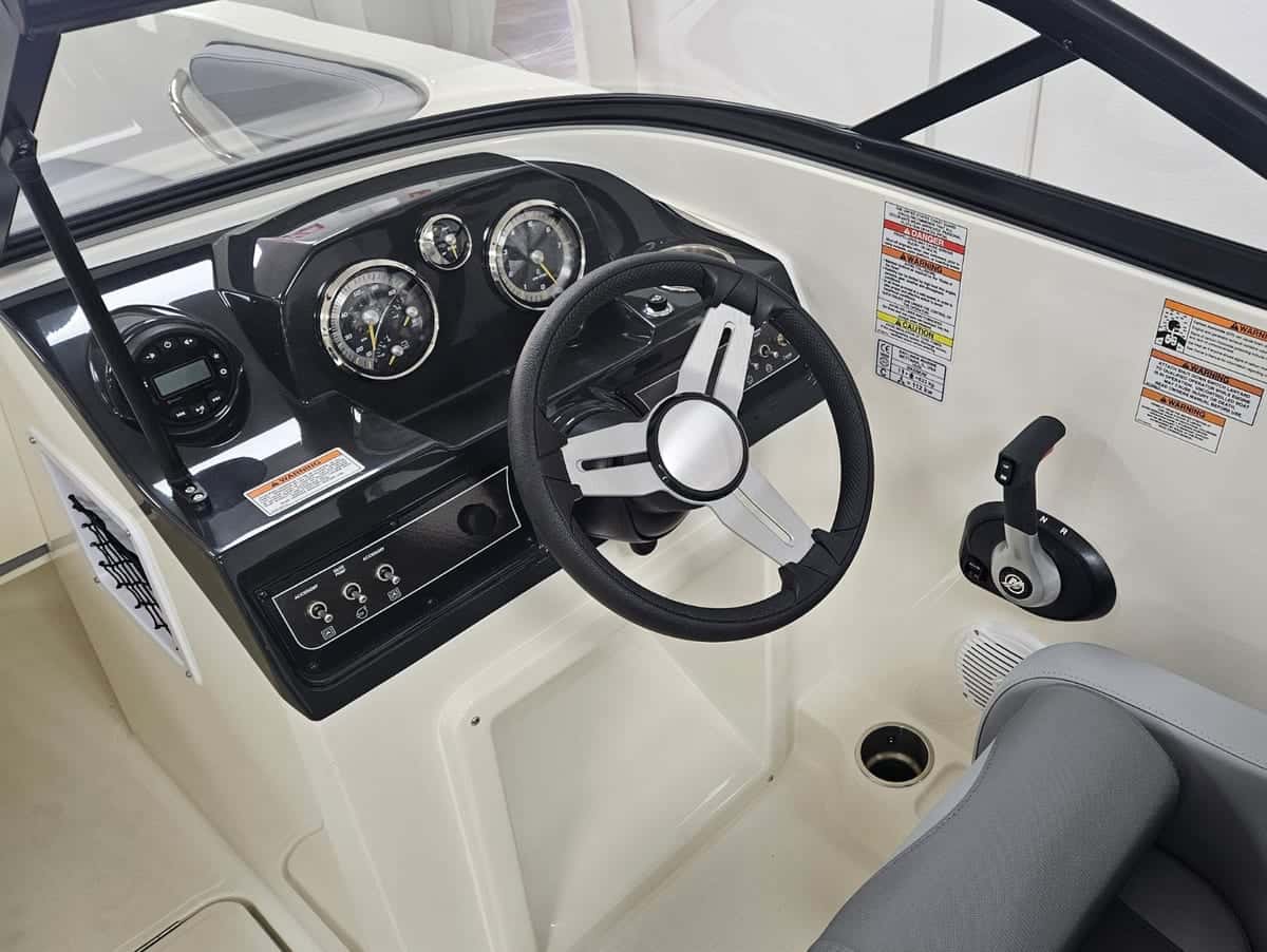Bayliner VR4 - miniatura 7