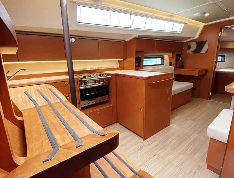 Bavaria C42 - miniatura 5