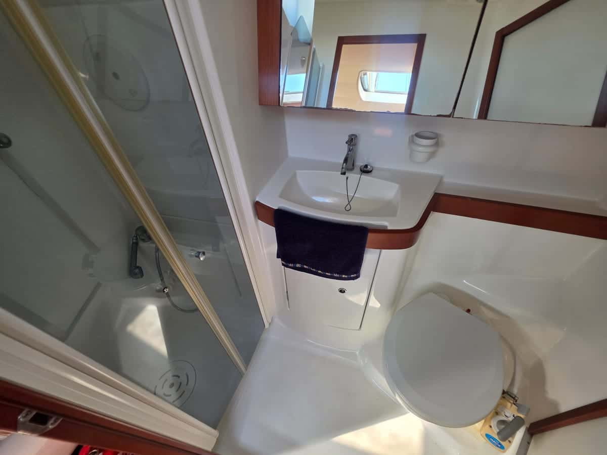 Beneteau Oceanis 43 - miniatura 10