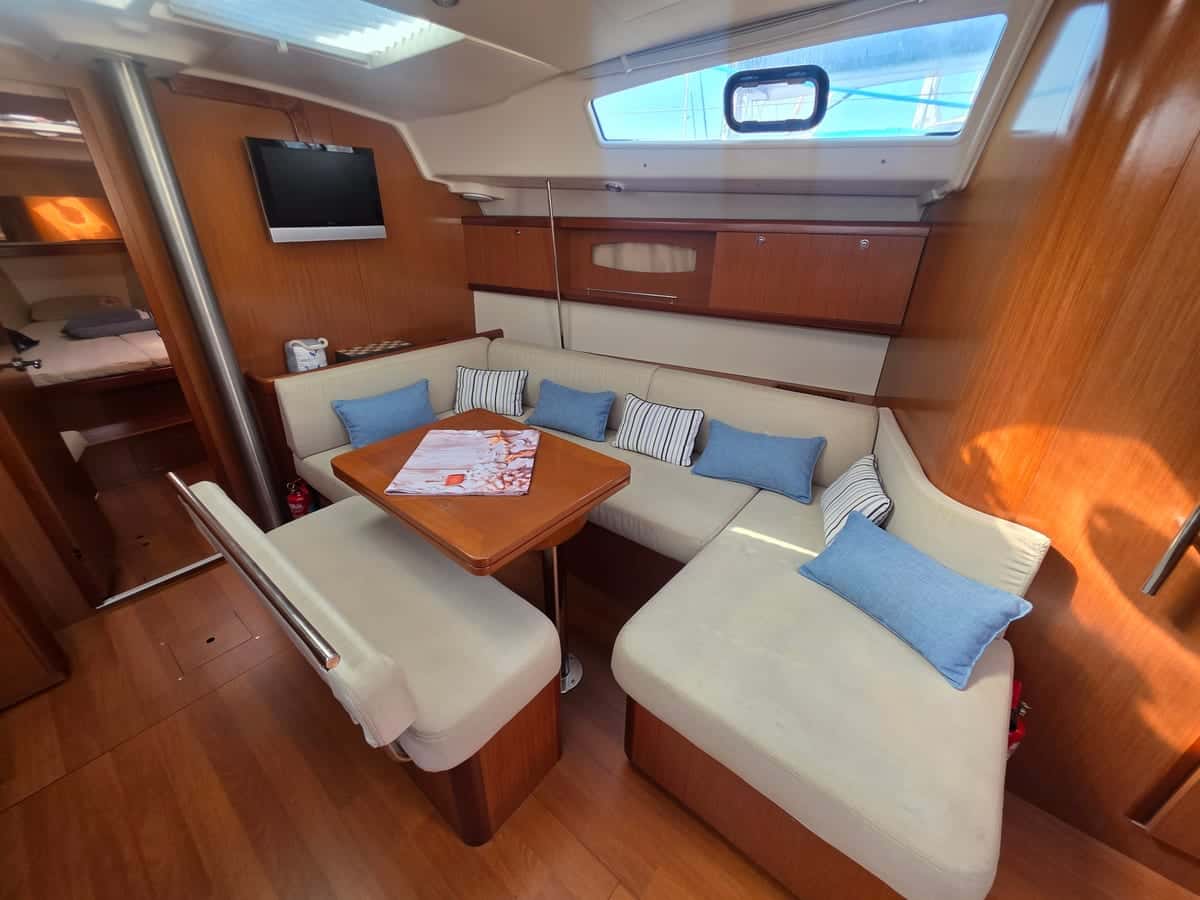 Beneteau Oceanis 43 - miniatura 6