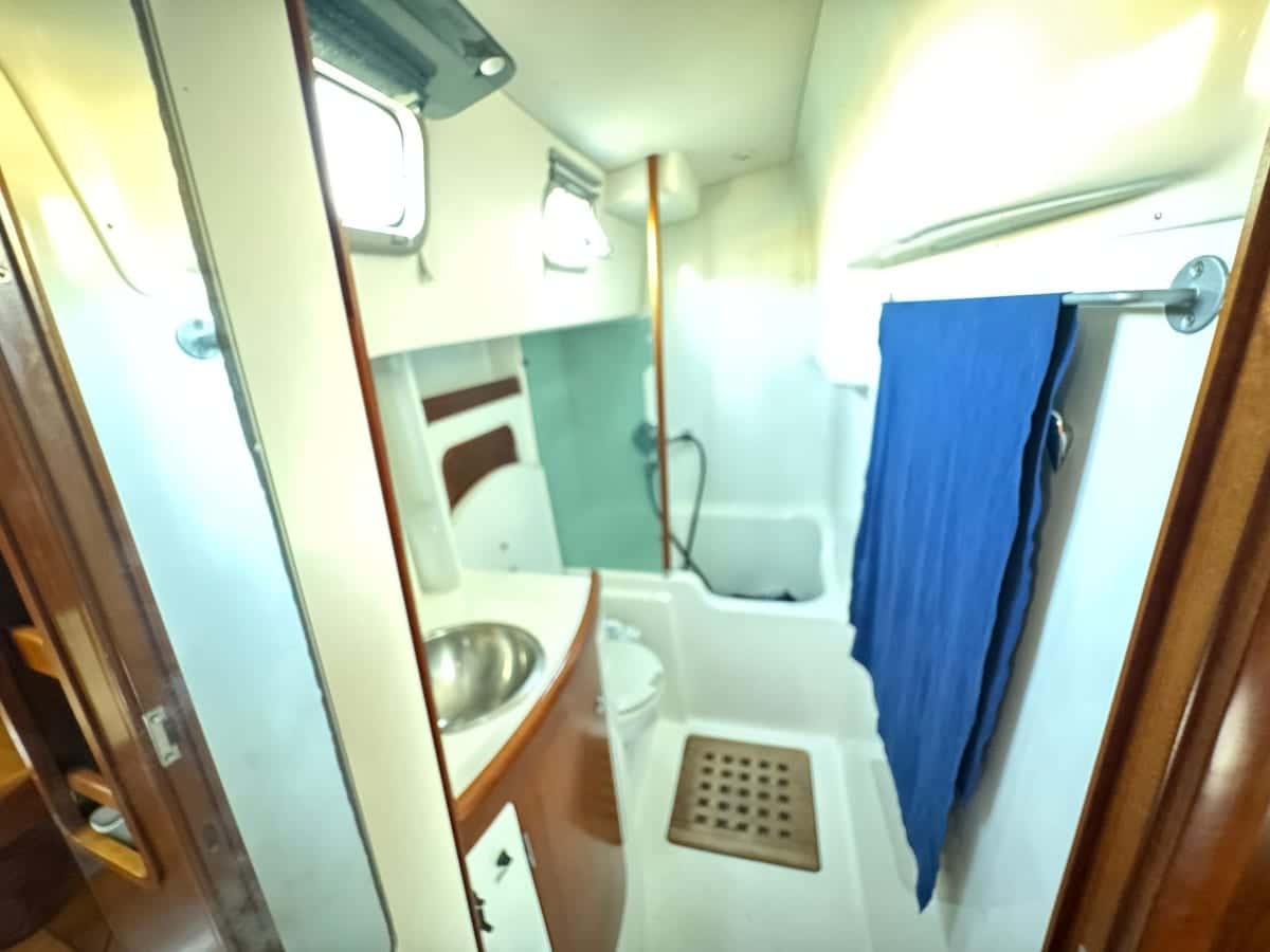 Beneteau Oceanis 44 CC - miniatura 12