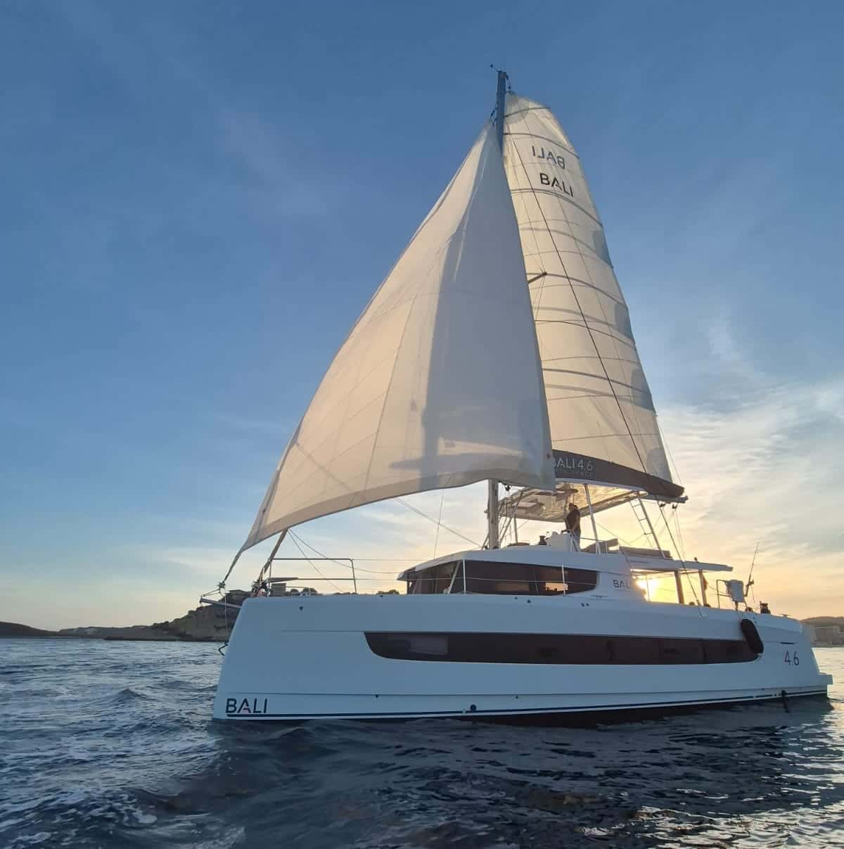BALI Catamaran 4.6 Open Space TITAN III - miniatura 5