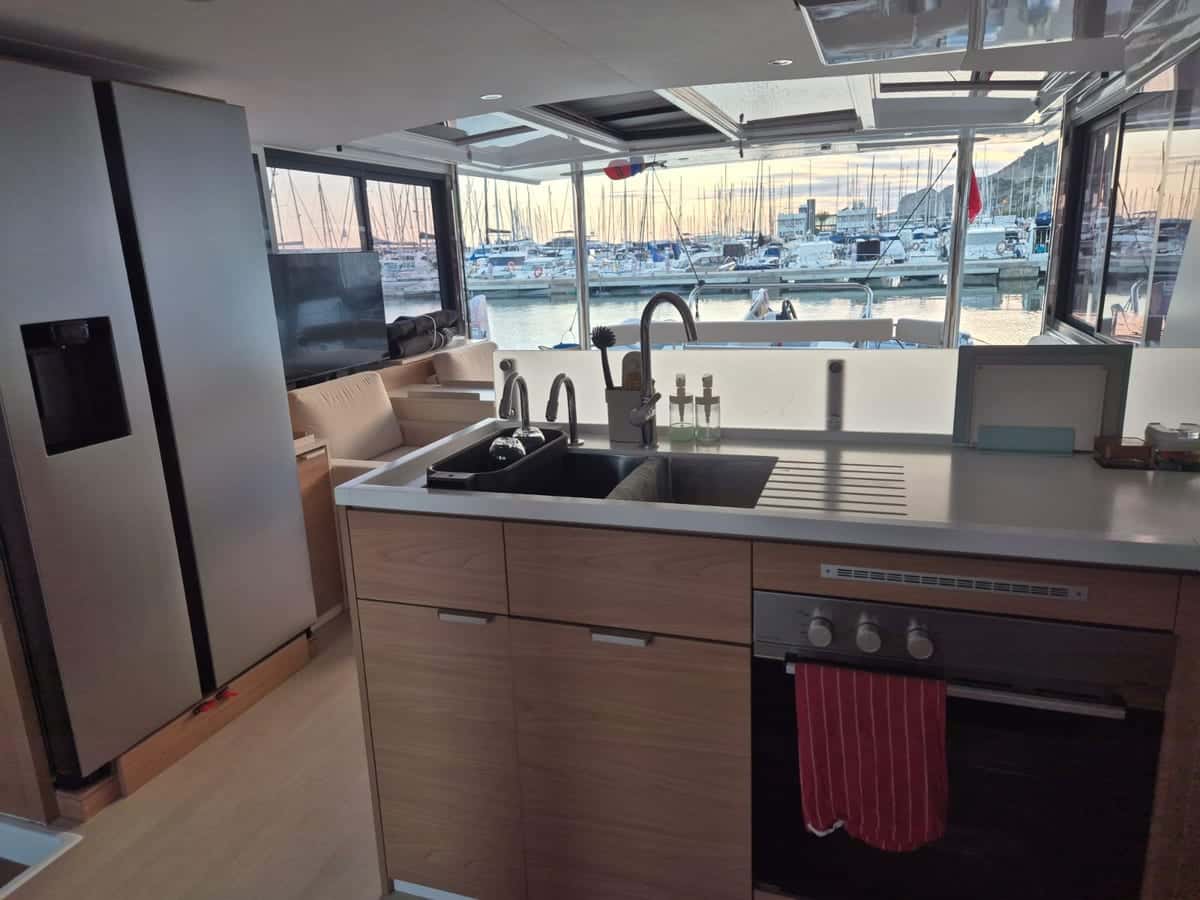 BALI Catamaran 4.6 Open Space TITAN III - miniatura 34