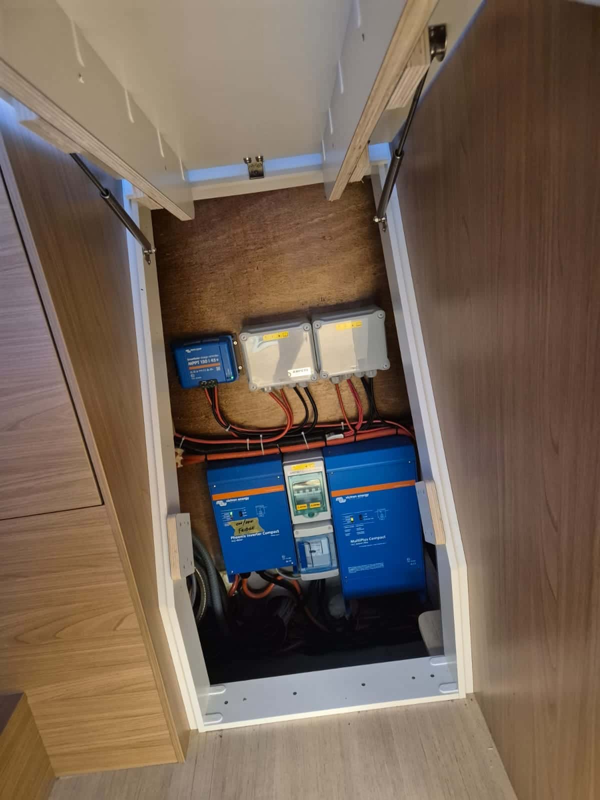 BALI Catamaran 4.6 Open Space TITAN III - miniatura 35
