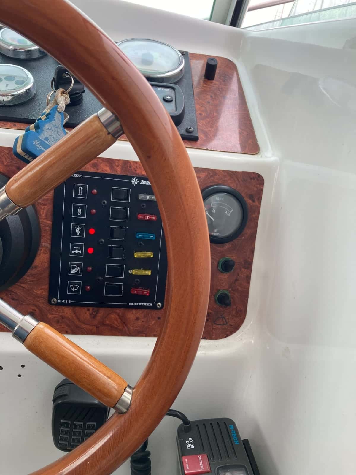 JEANNEAU MERRY FISHER 695 - miniatura 13