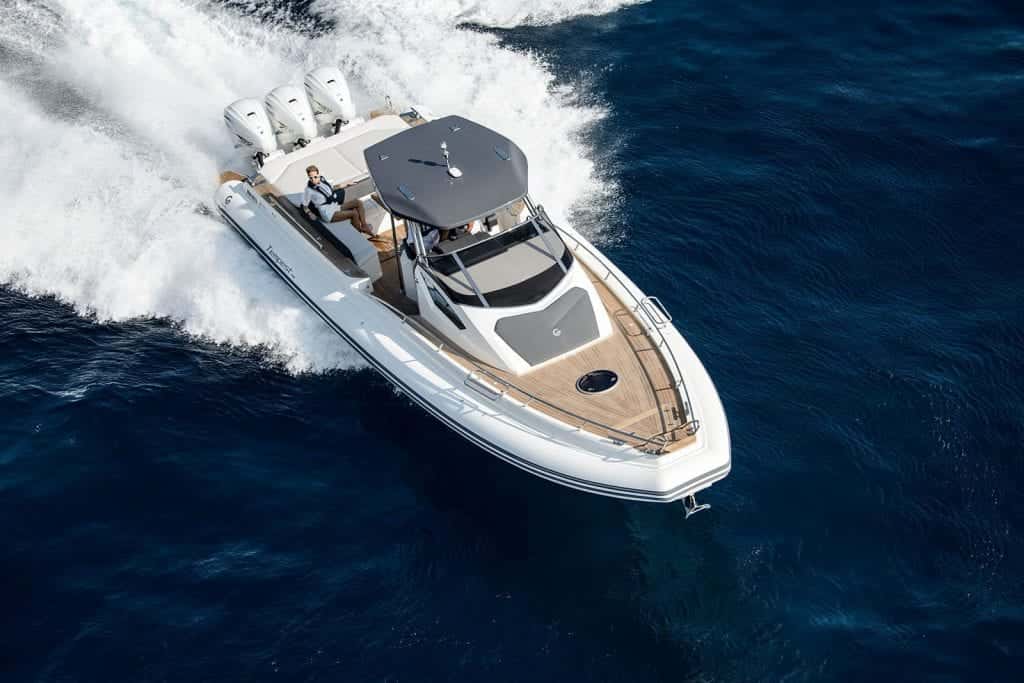 Barcos a motor nuevos de 8 a 12 metros en Barcelona