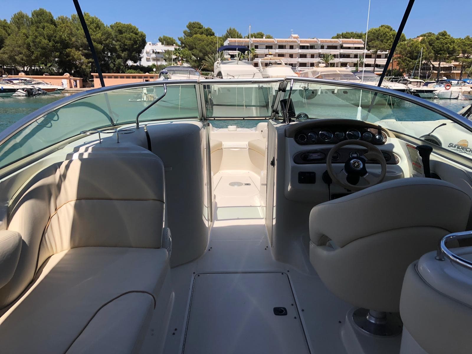 Sea Ray 240 Sundeck - miniatura 2