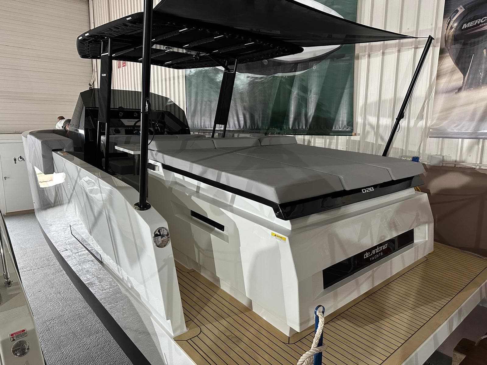 De Antonio Yachts D28