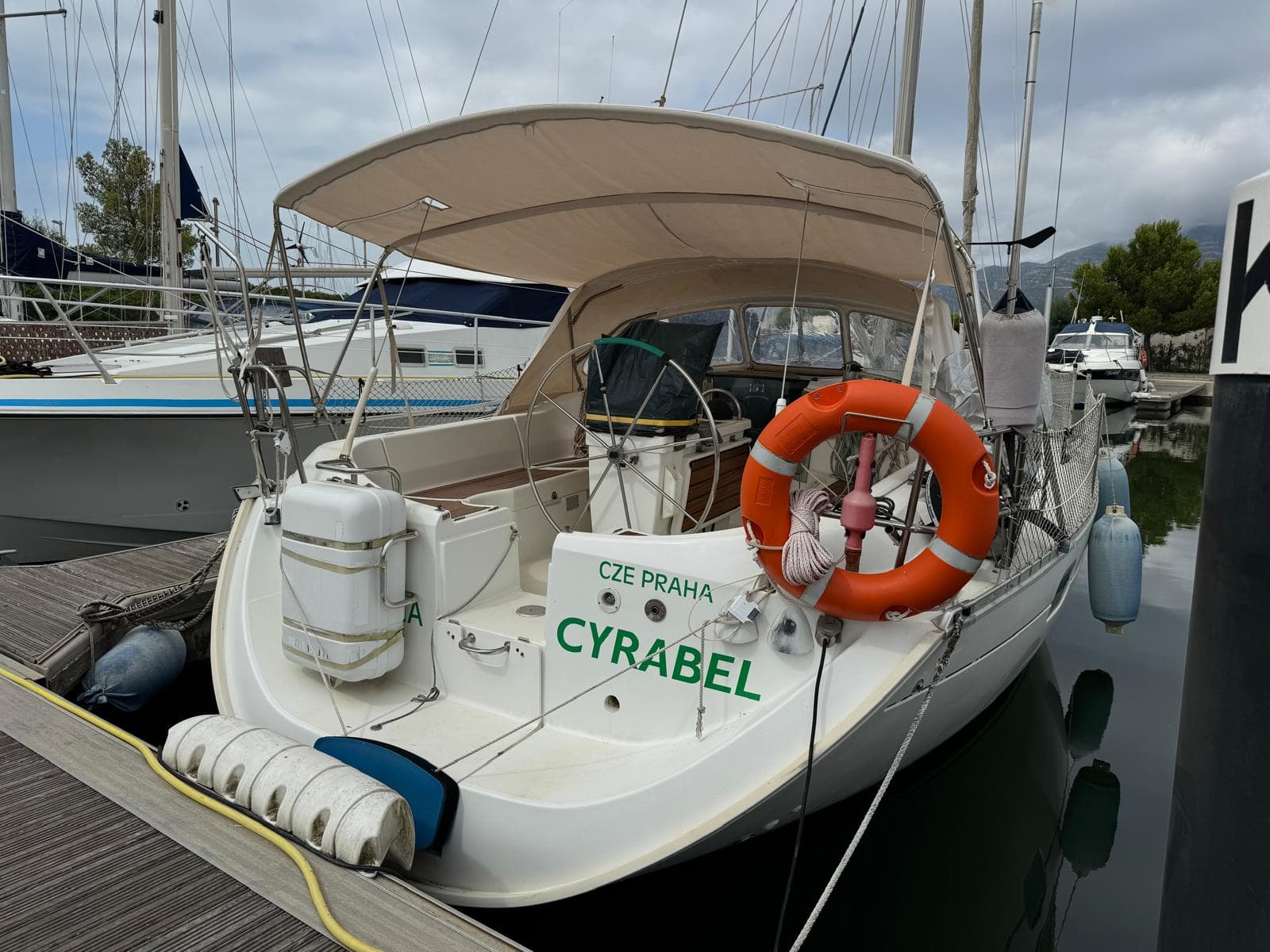 Beneteau Oceanis 351 - miniatura 2