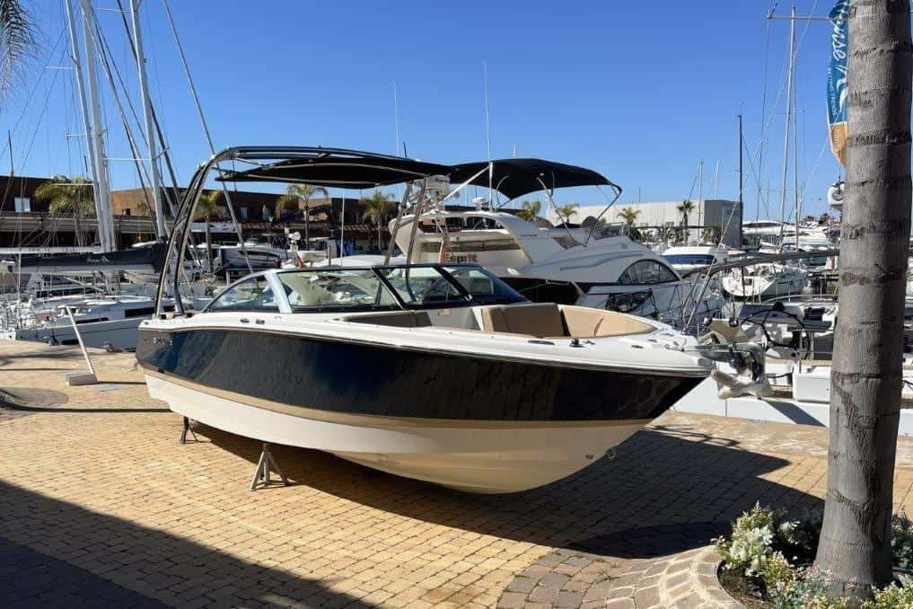 Four Winns H230