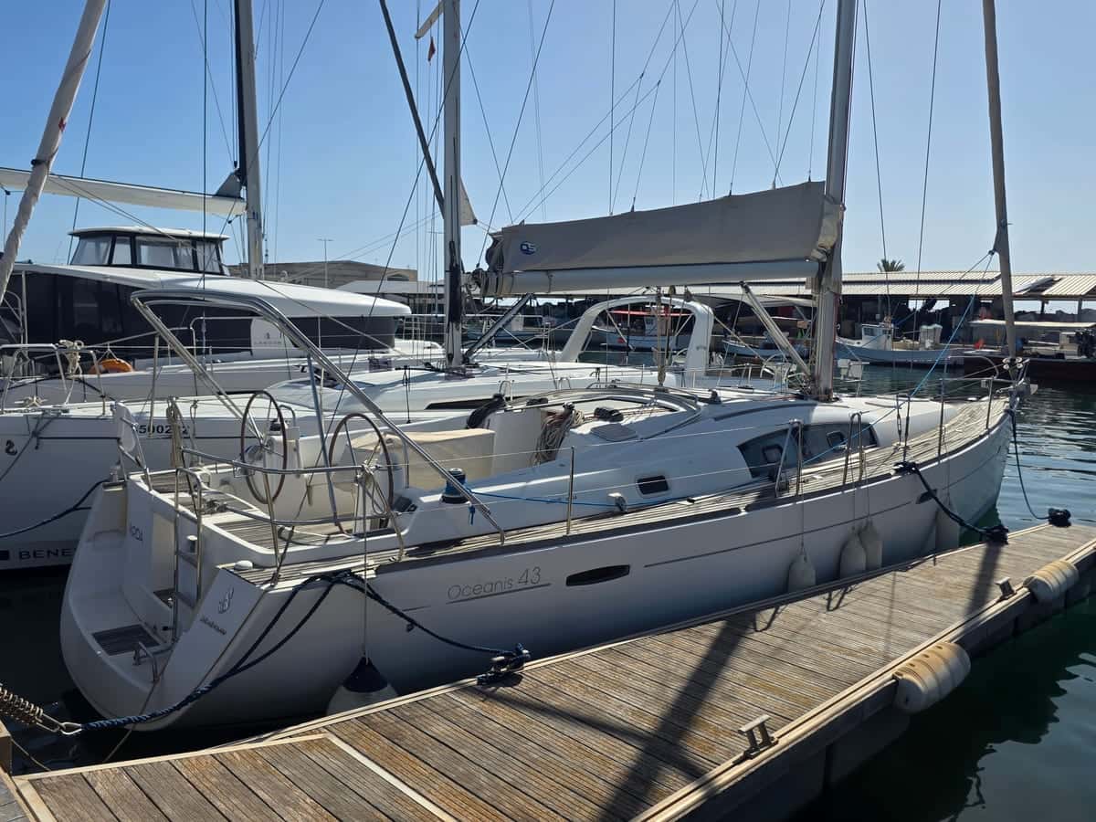 Beneteau Oceanis 43