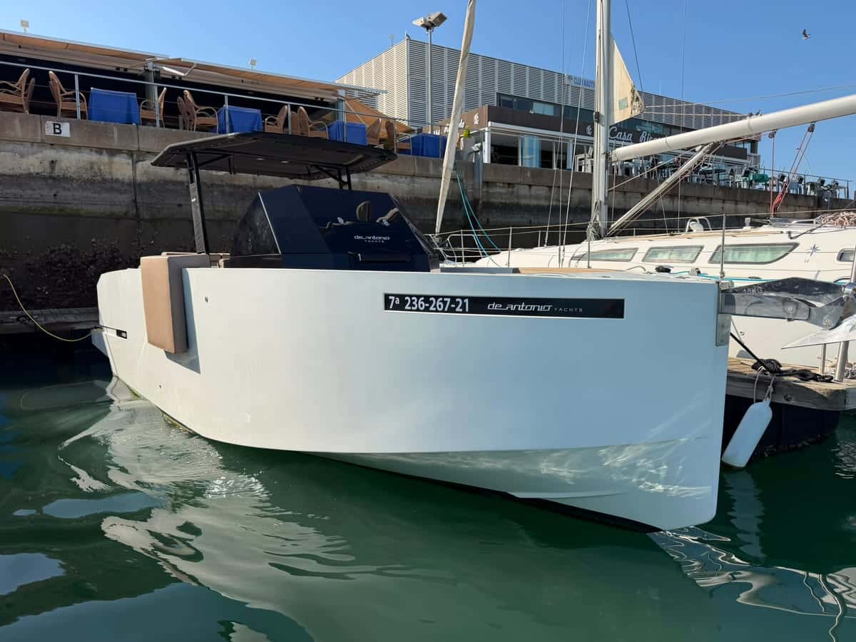 De Antonio Yachts D28 - REF 044S